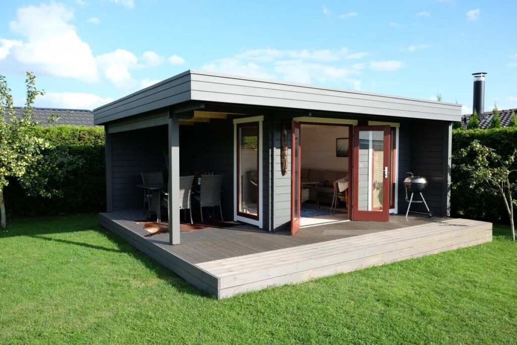 The Hansa Lounge XL Garden Room with Extended Sundeck