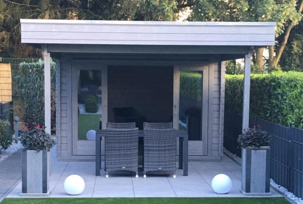 Check out our super Lucas E Garden room with canopy ...