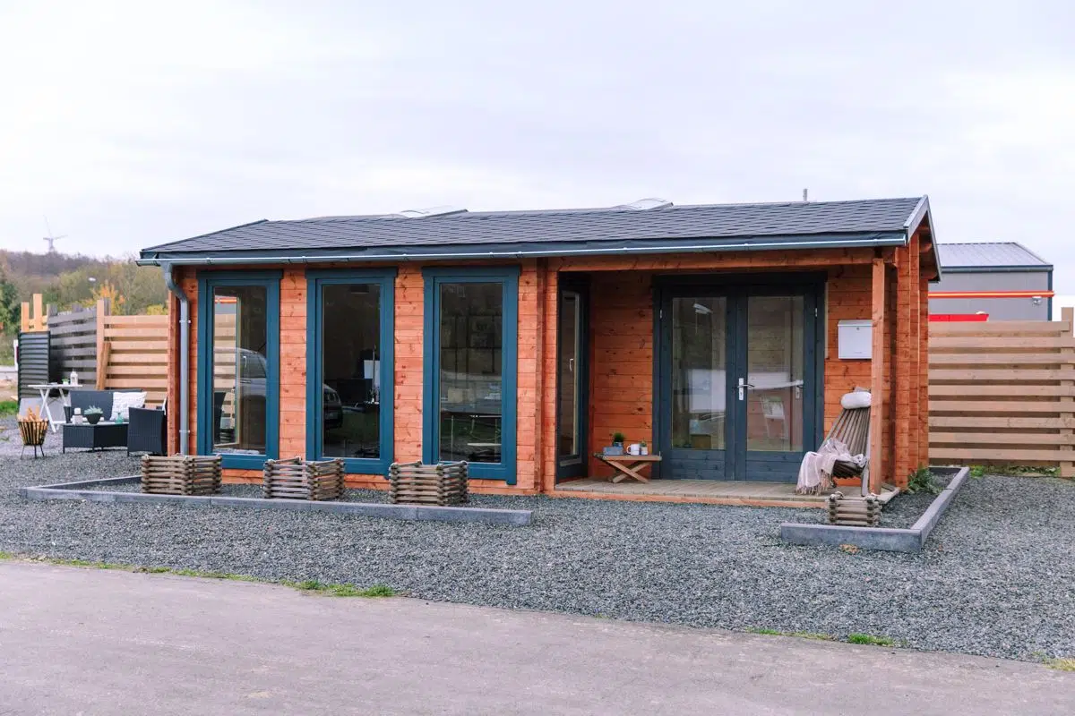 Garden log cabin with terrace 7x4m