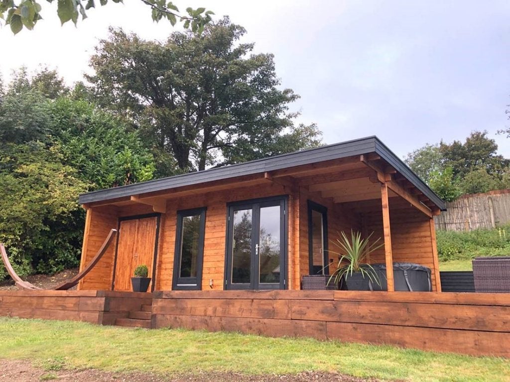 Customer photos of a Garden House Hansa Lounge XXL with Storage Room and Terrace