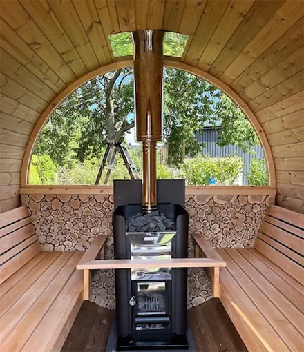 Barrel sauna juniper wall - half circle